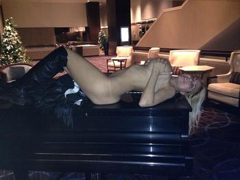 , 28  female escort, Montreal
