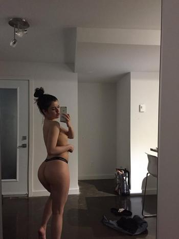 , 20  female escort, Montreal