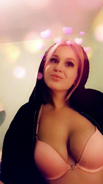, 21  female escort, Montreal