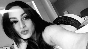 , 23  female escort, Montreal