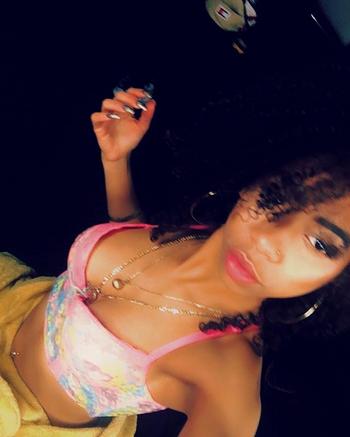 , 21  female escort, Montreal