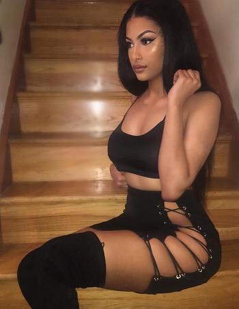 , 21  female escort, Montreal