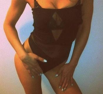 , 22  female escort, Montreal