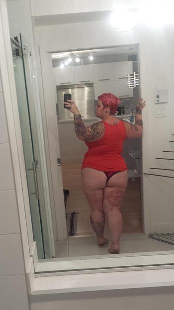 , 25  female escort, Montreal
