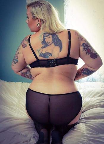 , 28  female escort, Montreal