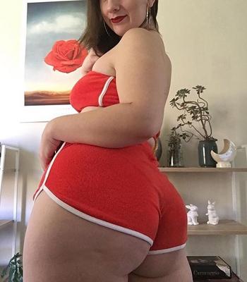 , 21  female escort, Montreal