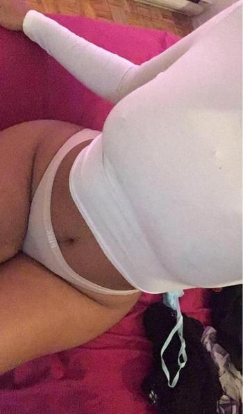 , 20  female escort, Montreal