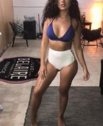 , 21  female escort, Montreal