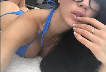 , 20  female escort, Montreal