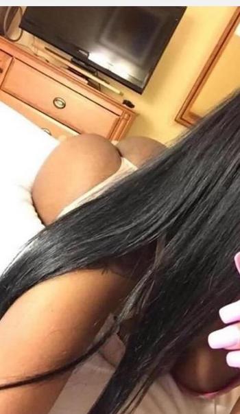 , 23  female escort, Montreal