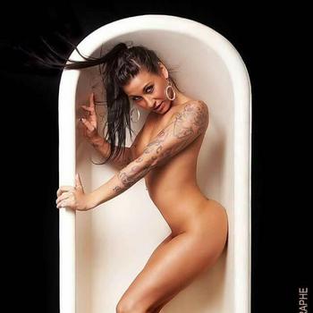 , 24  female escort, Montreal