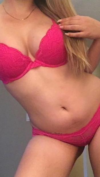 , 22  female escort, Montreal