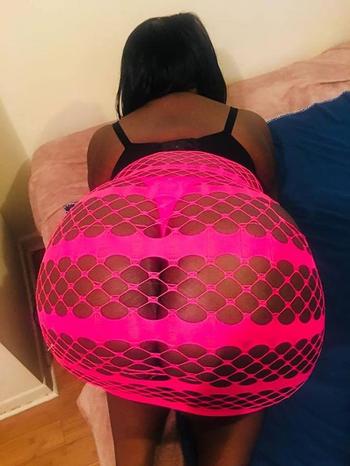 , 27  female escort, Montreal