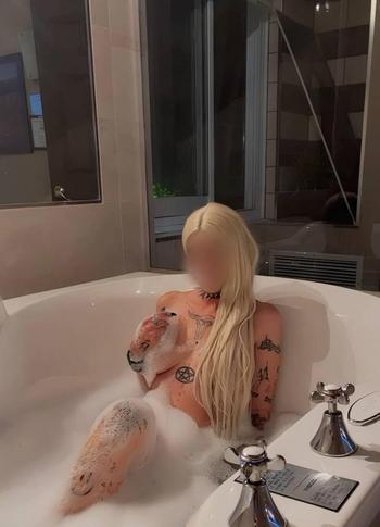 LILITH ROSE, 27 Caucasian/White female escort, Montreal