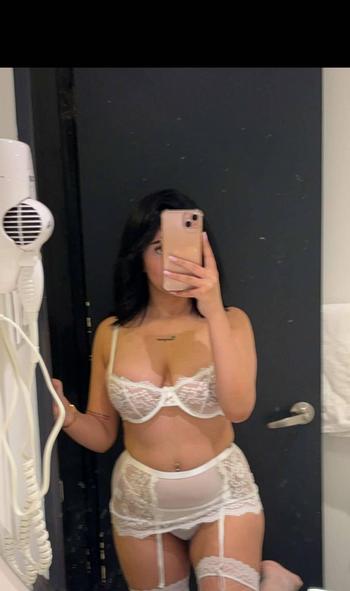 Maeva, 21 Mixed female escort, Montreal