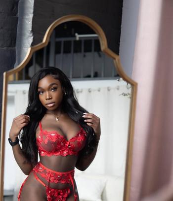 Jade XO, 22 Black female escort, Montreal