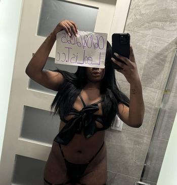 Pinky, 21 Black female escort, Montreal