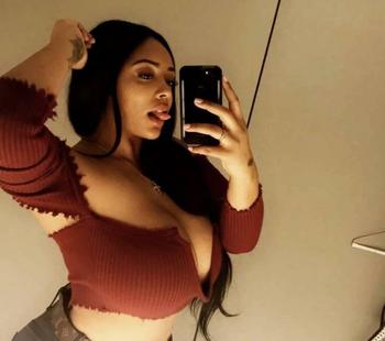 Monica, 25 Mixed female escort, Montreal