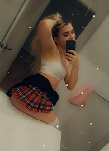 Melanie, 22 Caucasian/White female escort, Montreal