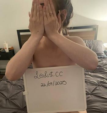 Peaxh, 23 Caucasian/White female escort, Montreal